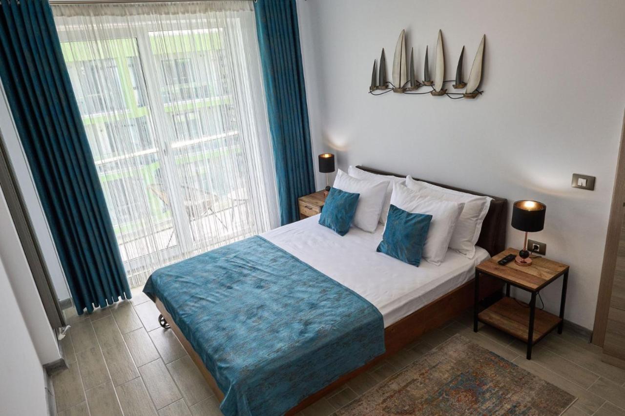 Vintage Breeze Apartment - Spa Pools Resort Mamaia Eksteriør billede
