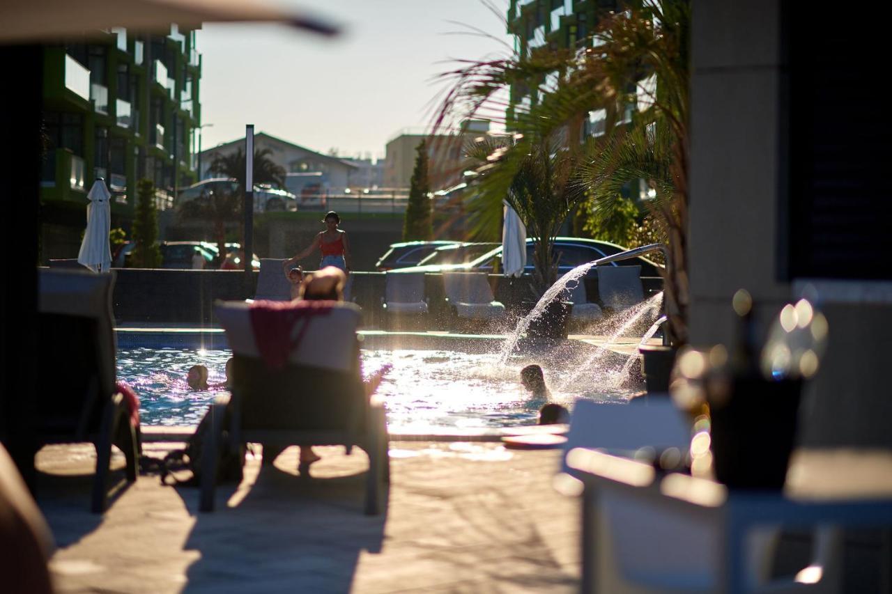 Vintage Breeze Apartment - Spa Pools Resort Mamaia Eksteriør billede