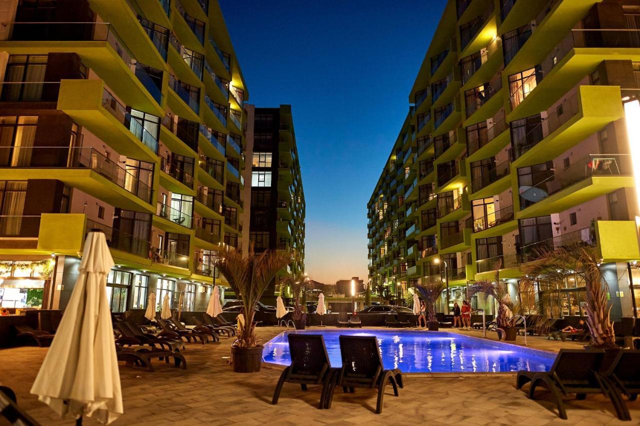 Vintage Breeze Apartment - Spa Pools Resort Mamaia Eksteriør billede