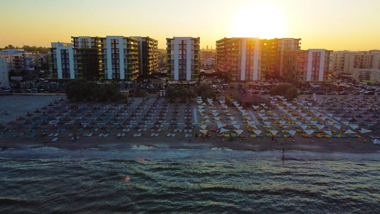 Vintage Breeze Apartment - Spa Pools Resort Mamaia Eksteriør billede