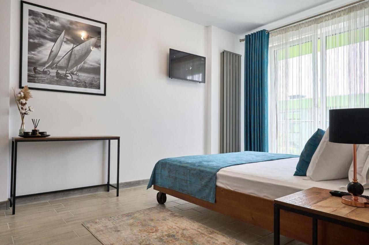 Vintage Breeze Apartment - Spa Pools Resort Mamaia Eksteriør billede