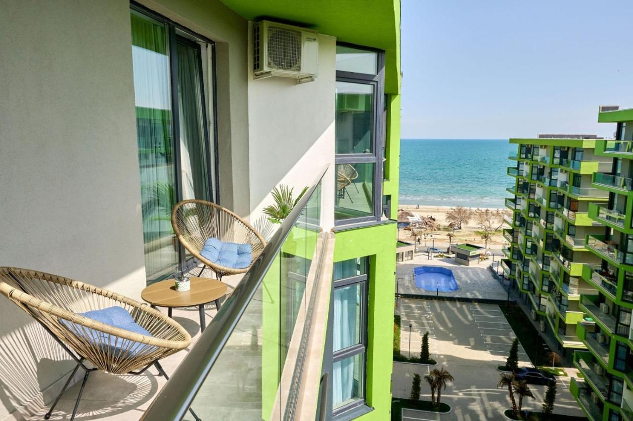Vintage Breeze Apartment - Spa Pools Resort Mamaia Eksteriør billede