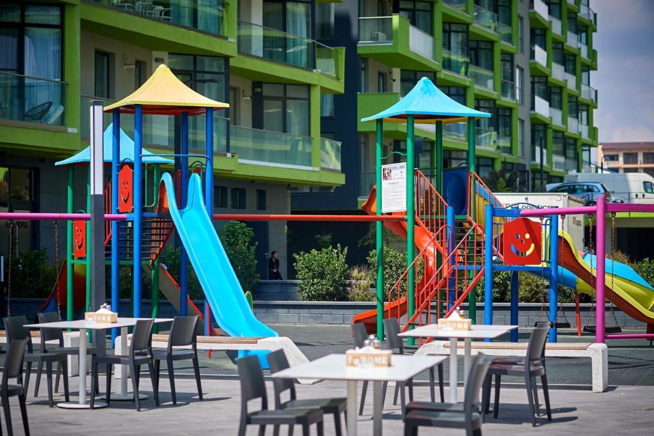 Vintage Breeze Apartment - Spa Pools Resort Mamaia Eksteriør billede