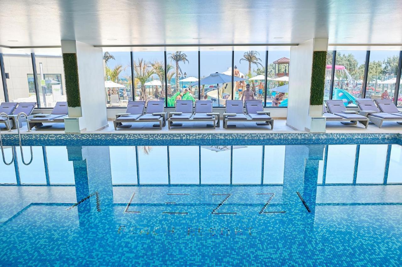 Vintage Breeze Apartment - Spa Pools Resort Mamaia Eksteriør billede